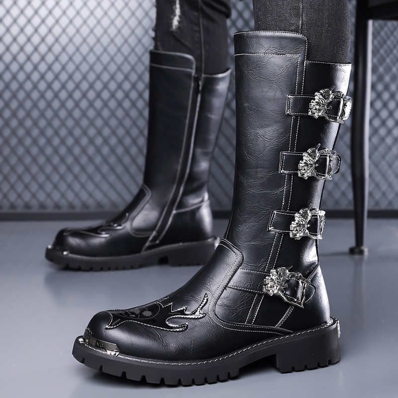 Outdoor Lighting Design - Botas Largas de Cuero de Diseño